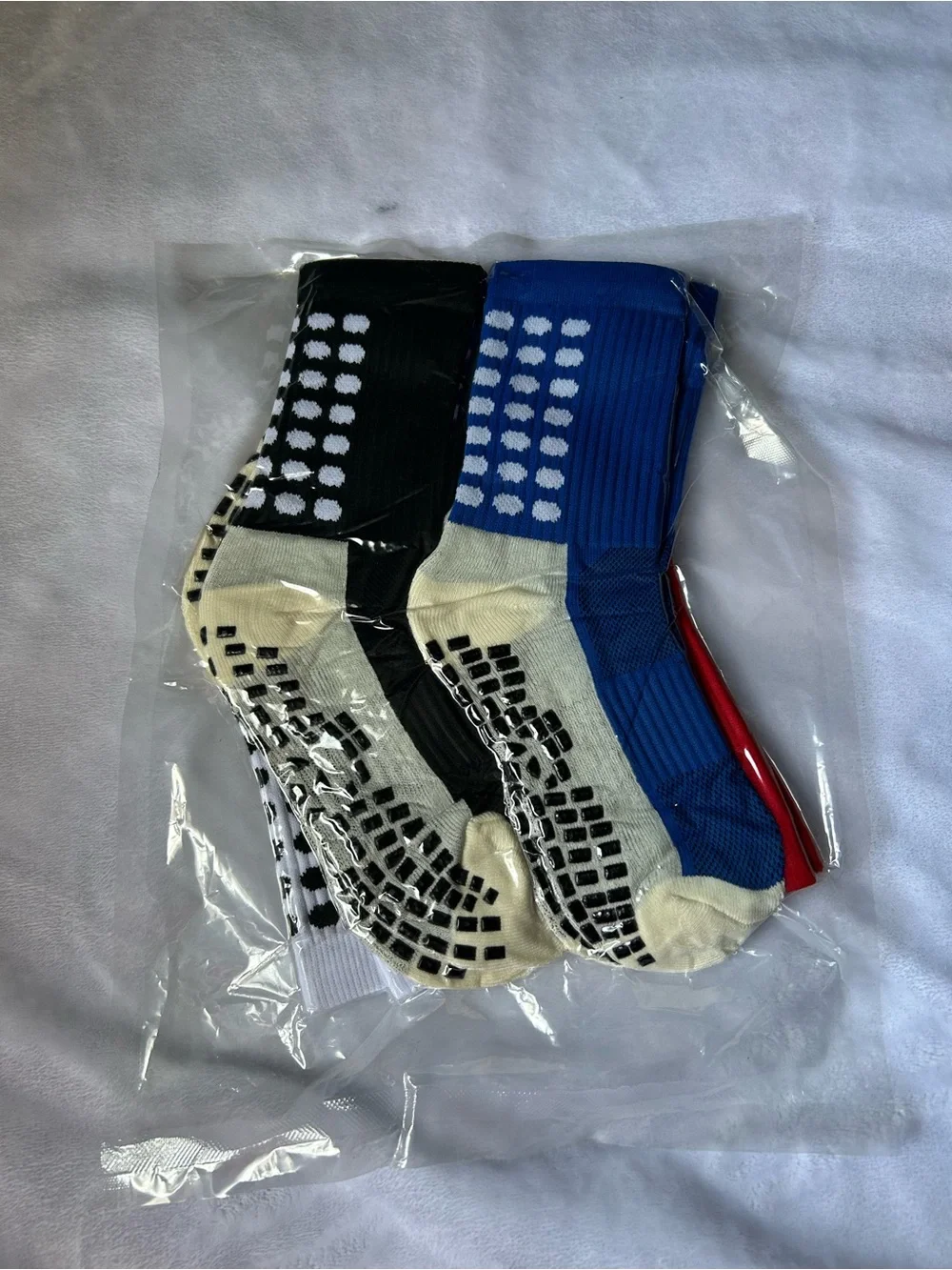 ELUTONG Kids Youth Grip Socks Non Slip Sports Soccer Multicolor New 4 pack